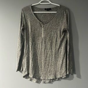 Lily Morgan Long Sleeve Top Size Medium